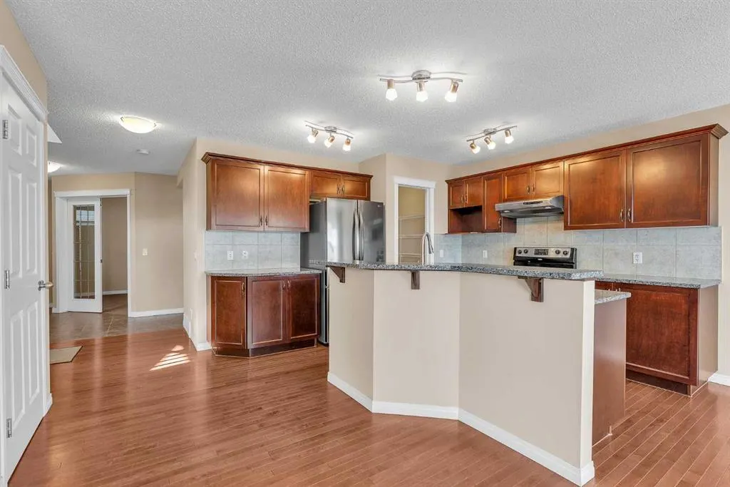 151 Panora Way NW