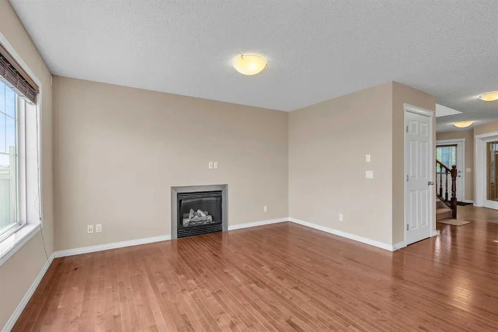 151 Panora Way NW