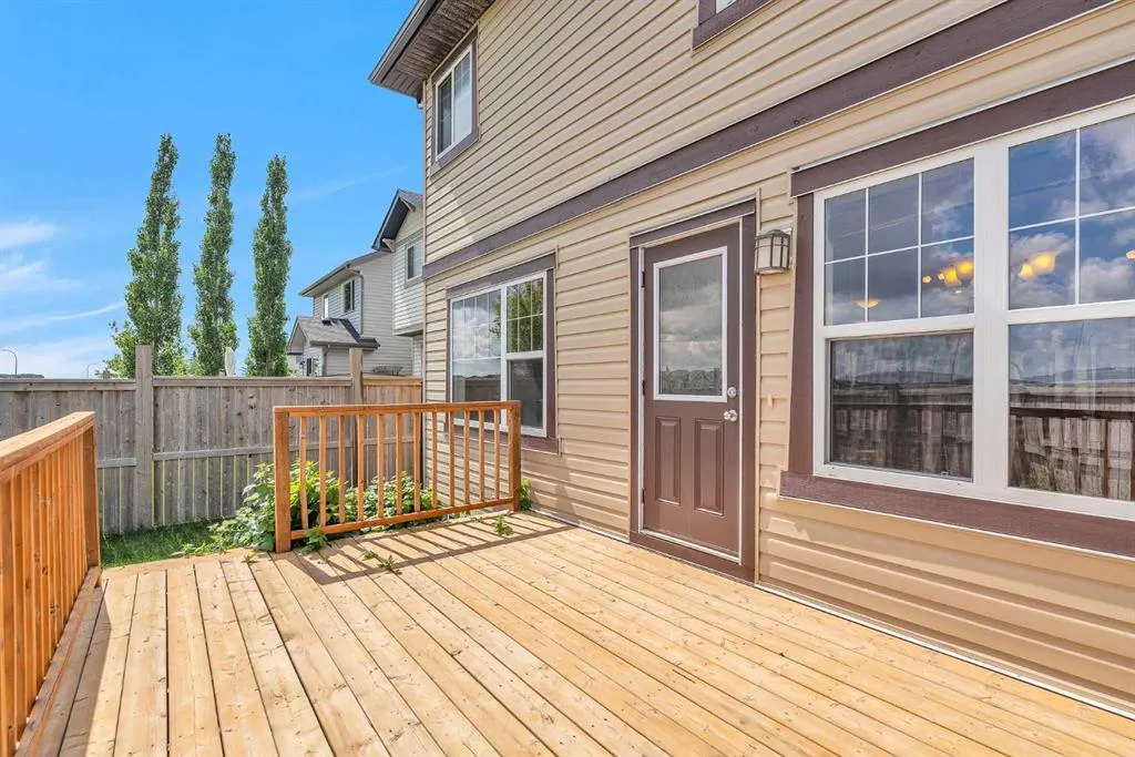 151 Panora Way NW