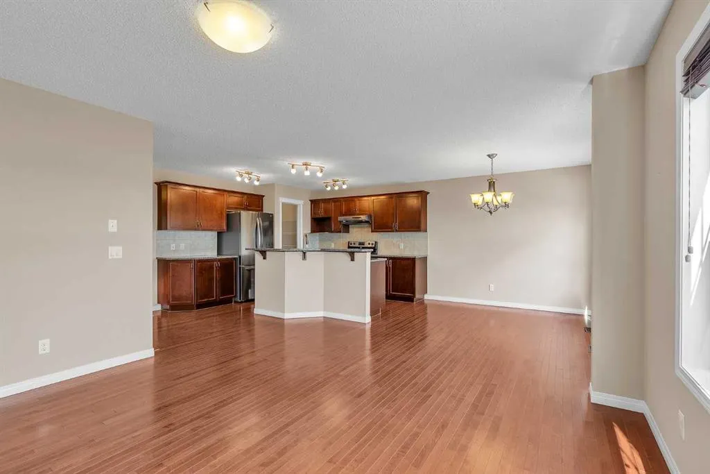151 Panora Way NW