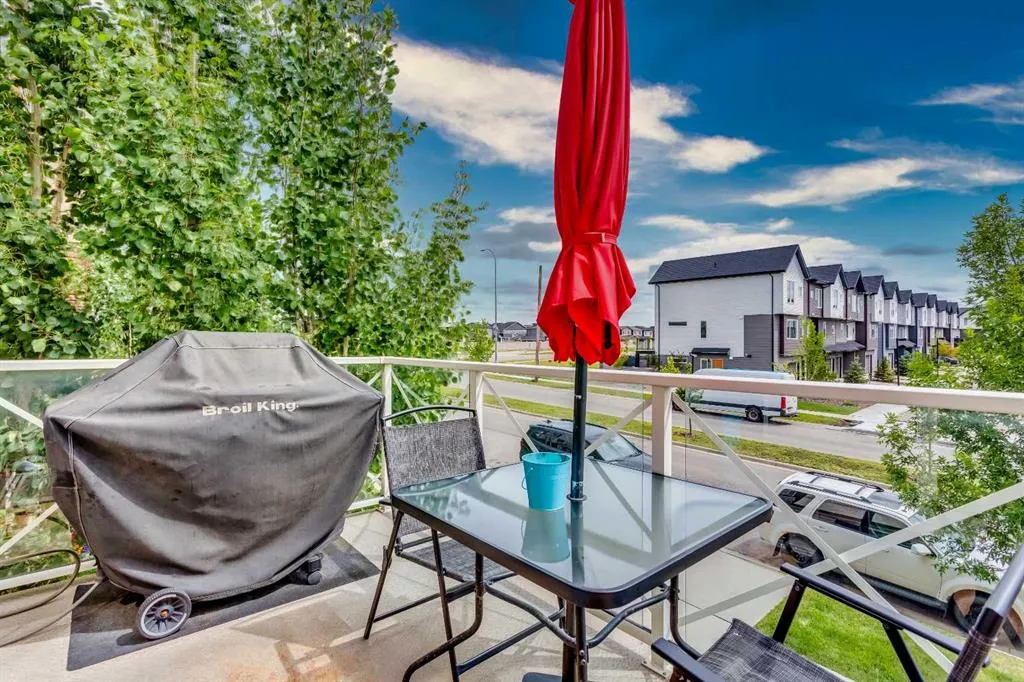 86 Skyview Ranch Avenue NE