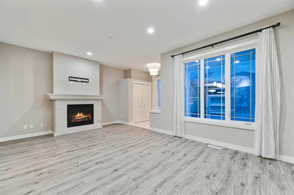 26 Howse Row NE