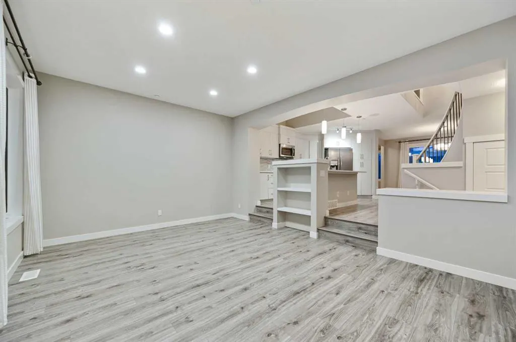 26 Howse Row NE