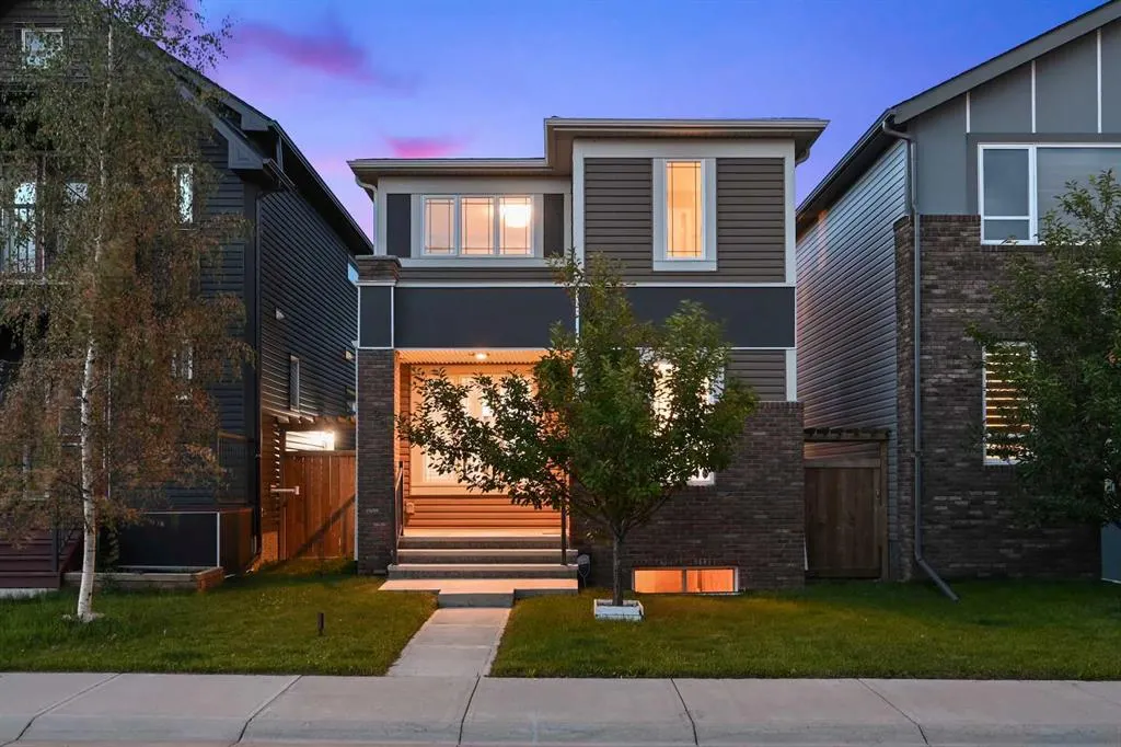 26 Howse Row NE
