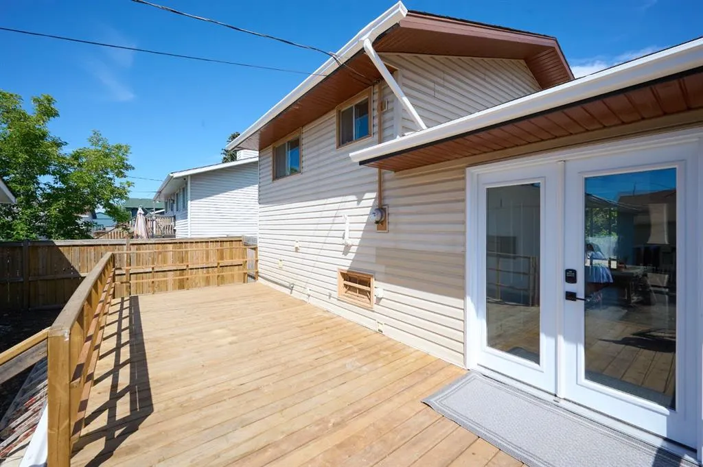 1176 Penrith Crescent SE