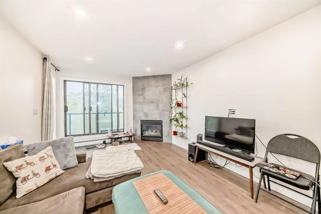 635 Marsh Road NE, #11