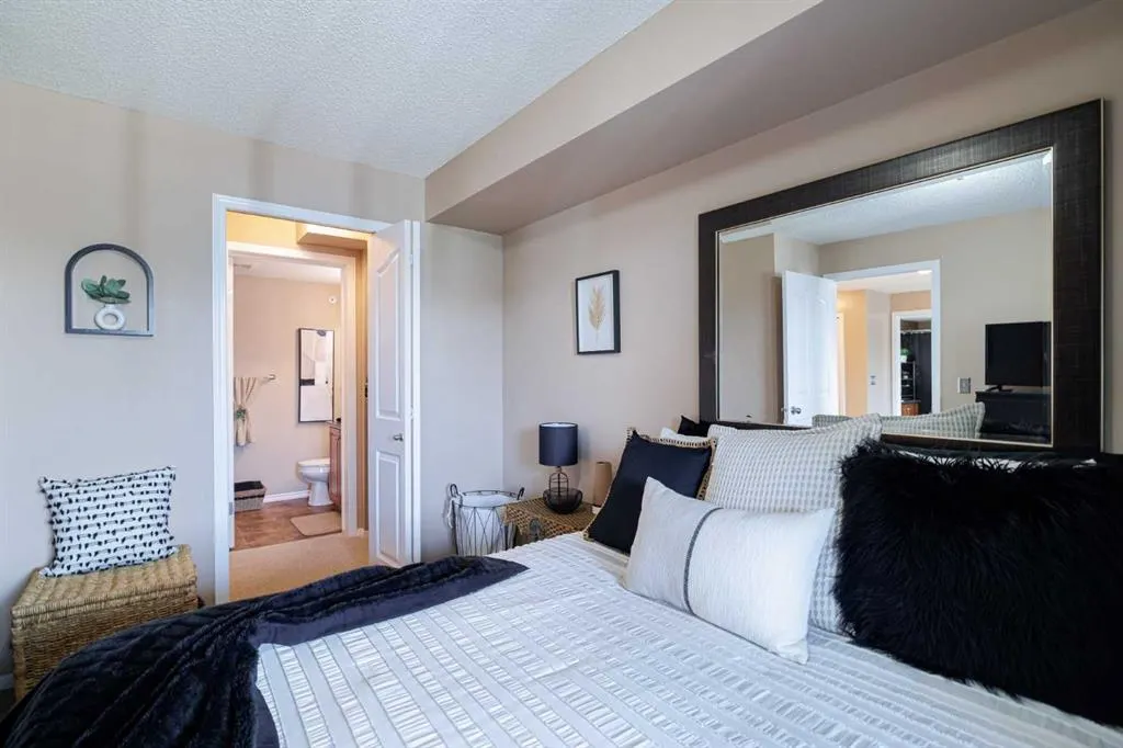 60 Panatella Street NW, #3418