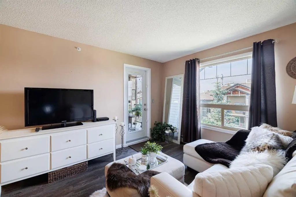 60 Panatella Street NW, #3418