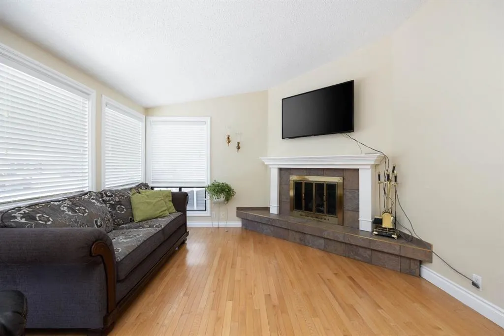 237 Ermine Crescent