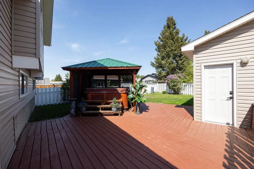 237 Ermine Crescent