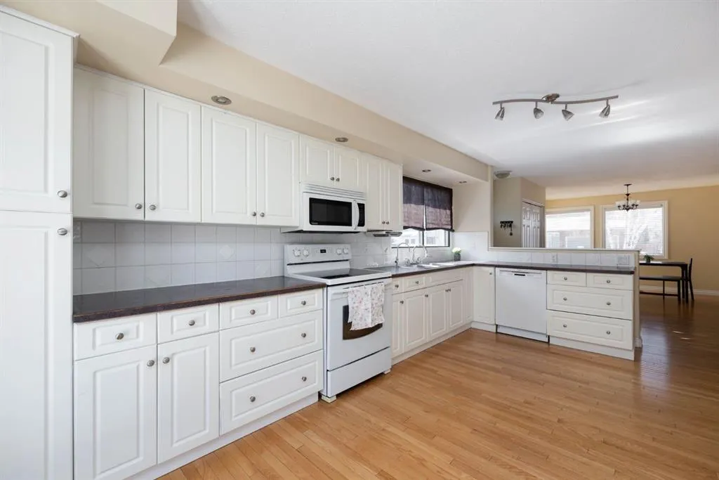 237 Ermine Crescent