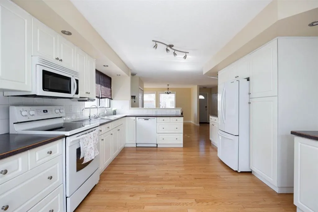 237 Ermine Crescent