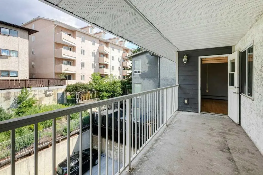 638 Meredith Road NE, #302