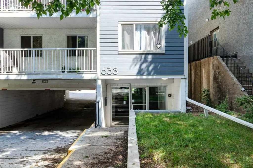 638 Meredith Road NE, #302