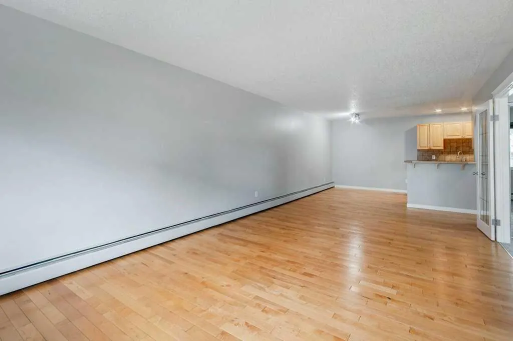 638 Meredith Road NE, #302
