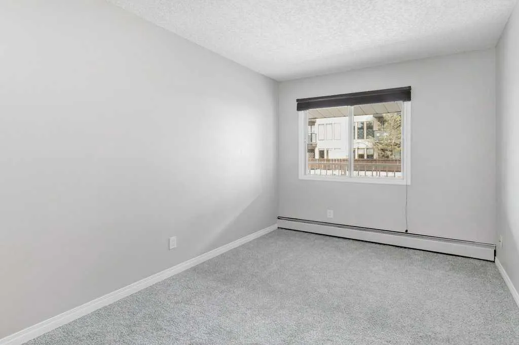 638 Meredith Road NE, #302