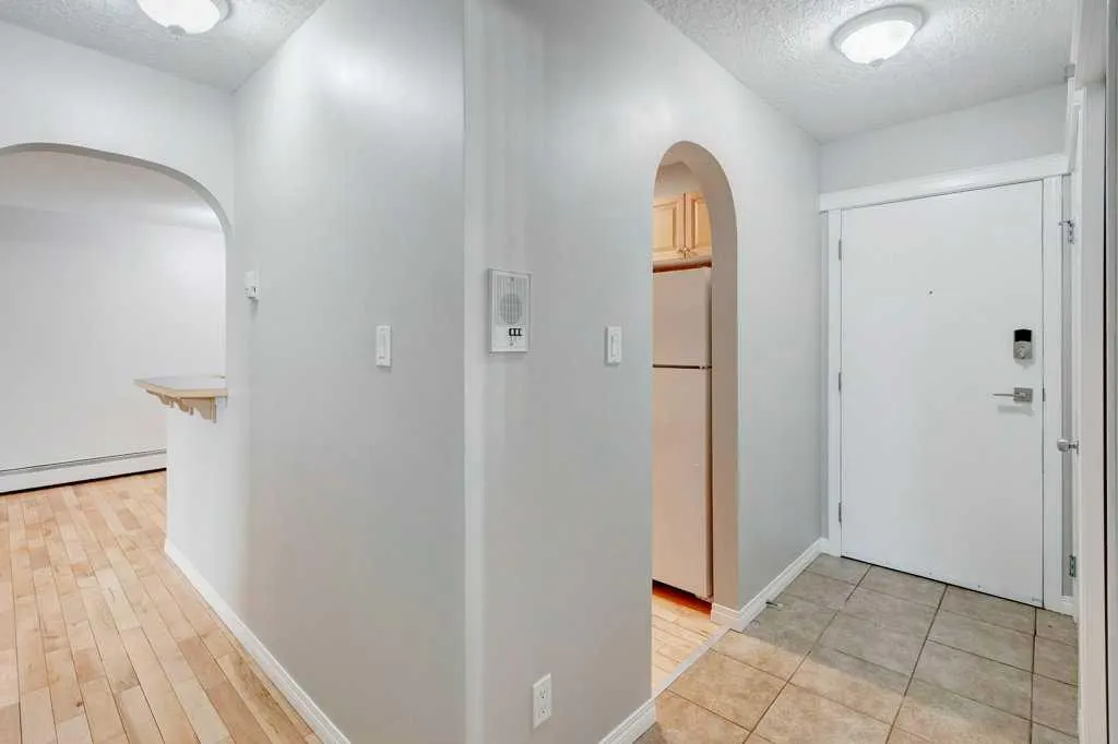 638 Meredith Road NE, #302