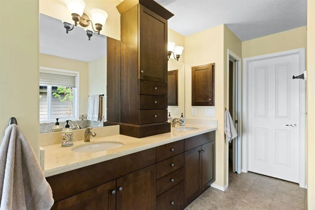 82 Auburn Sound Landing SE