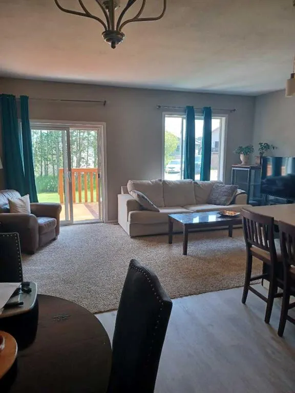 5301 WINDWARD Place, #1
