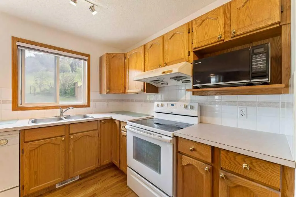 62 Edgebrook Heights NW