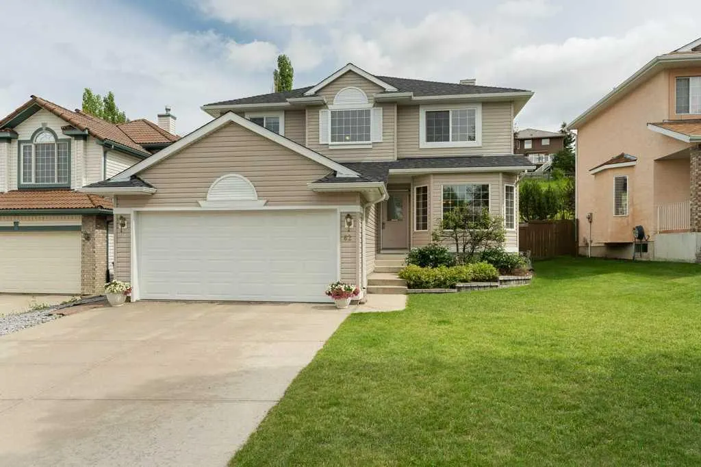 62 Edgebrook Heights NW
