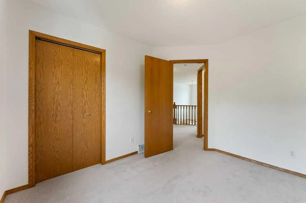 62 Edgebrook Heights NW