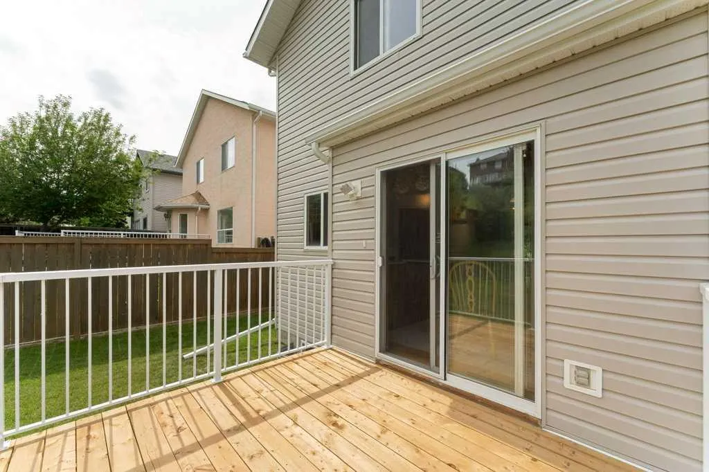 62 Edgebrook Heights NW