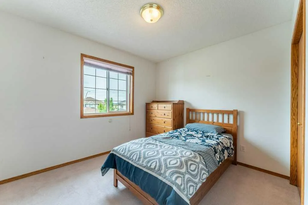 62 Edgebrook Heights NW