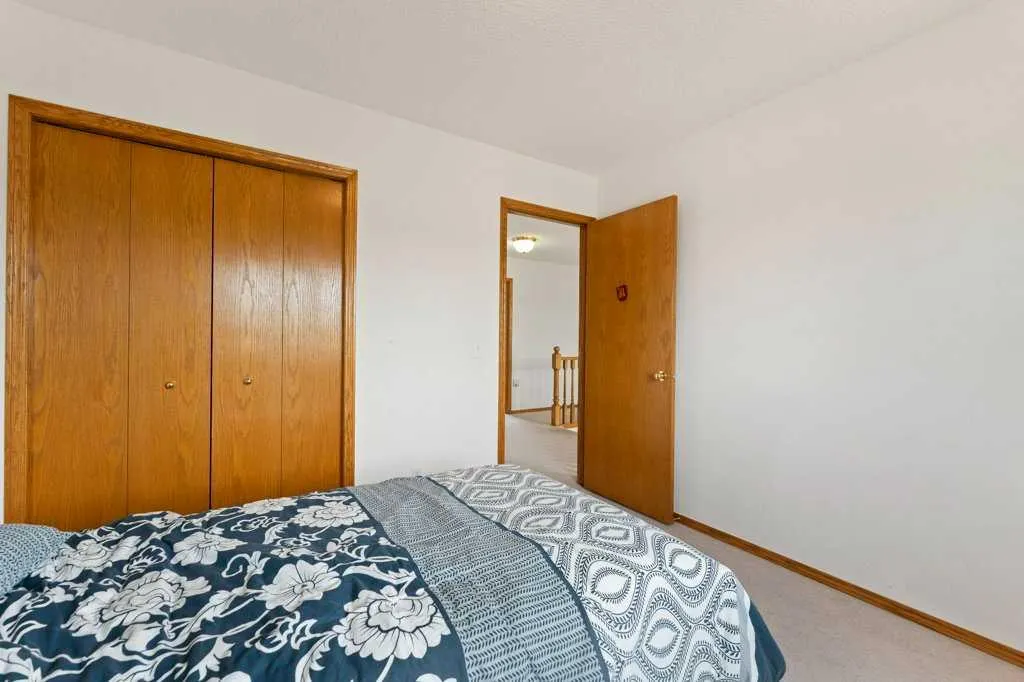 62 Edgebrook Heights NW