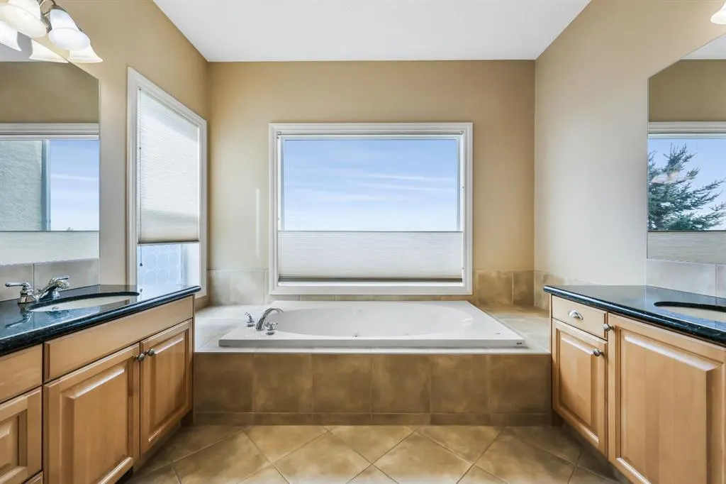 170 Gleneagles View