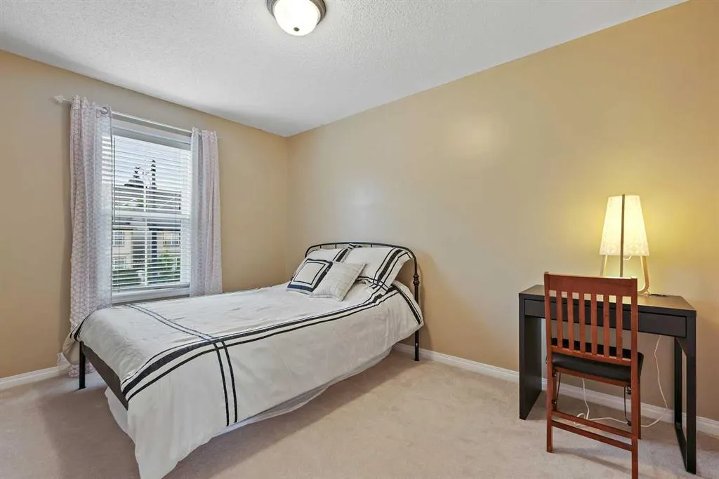 35 Prestwick Place SE