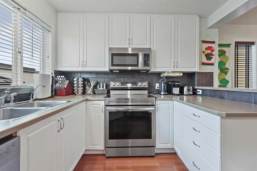 35 Prestwick Place SE