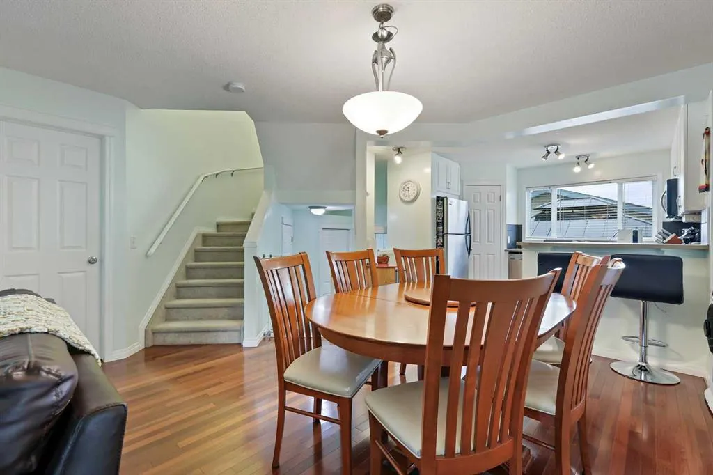 35 Prestwick Place SE