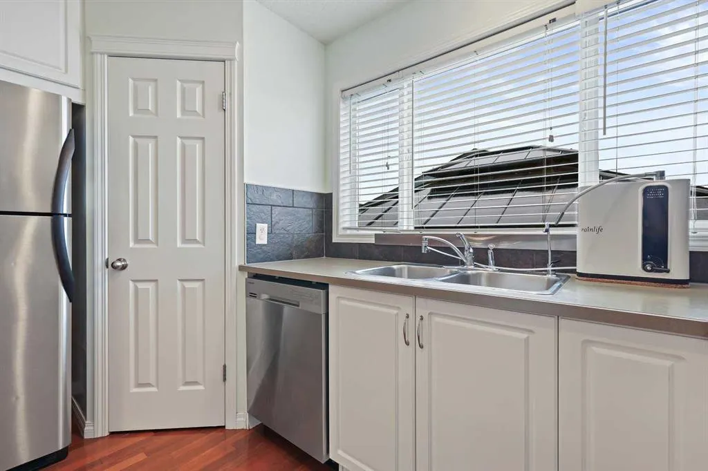 35 Prestwick Place SE