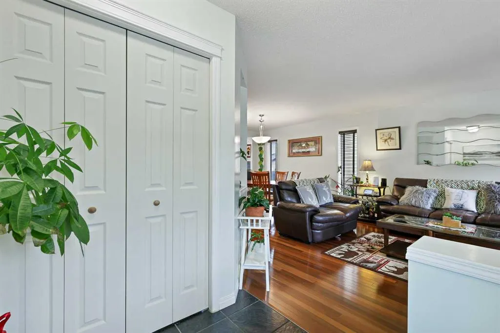 35 Prestwick Place SE