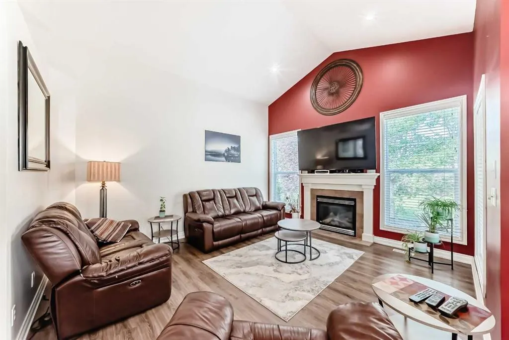 187 Hawkmere View