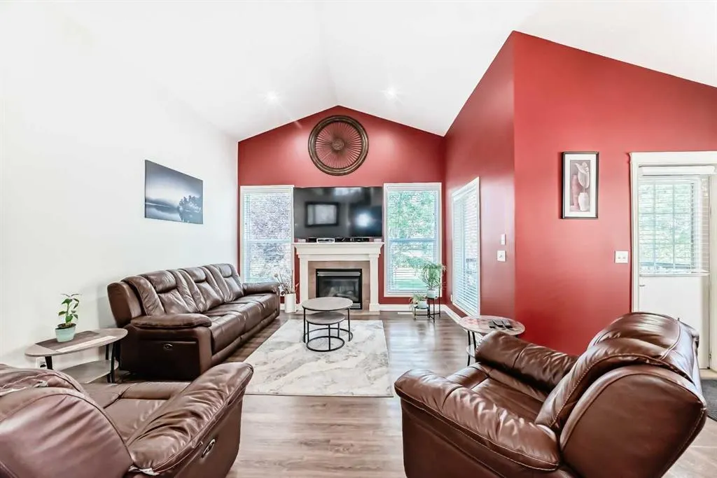 187 Hawkmere View