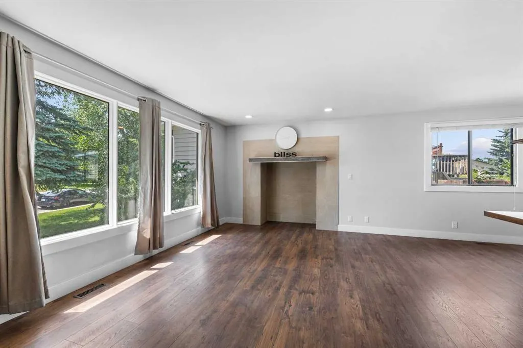 36 Brentwood Drive E