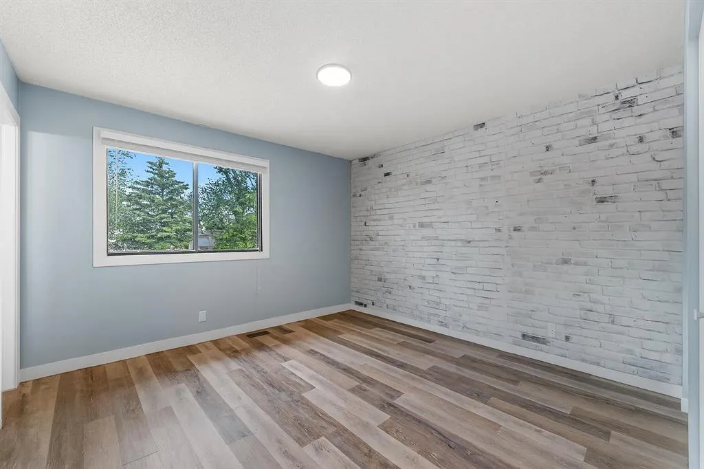36 Brentwood Drive E