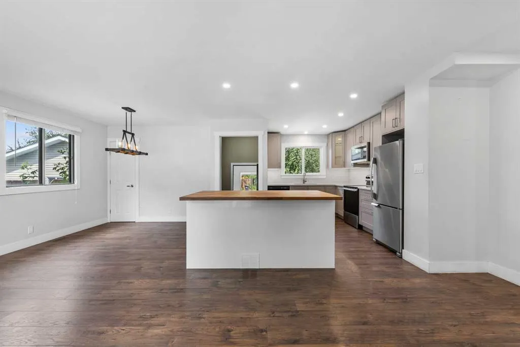 36 Brentwood Drive E