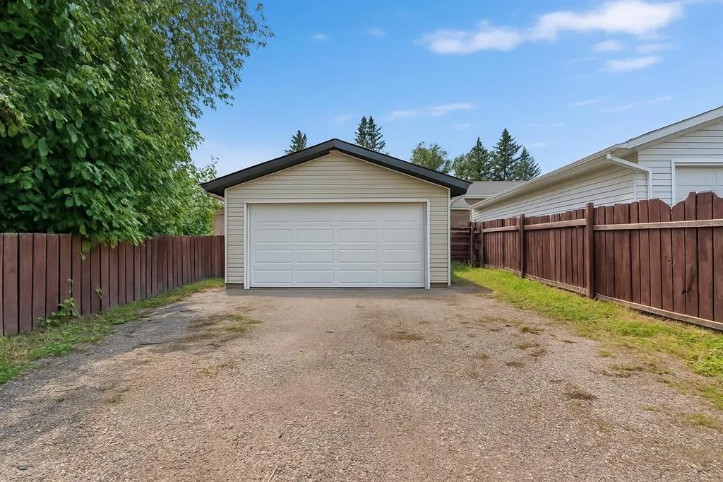 36 Brentwood Drive E
