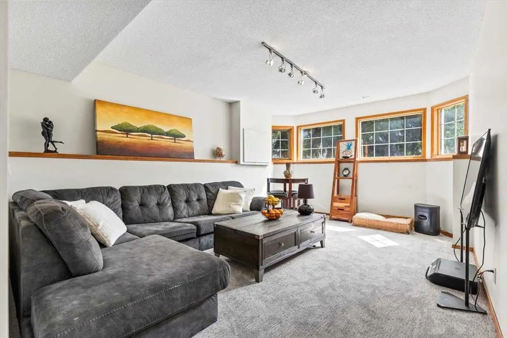185 Westchester Way