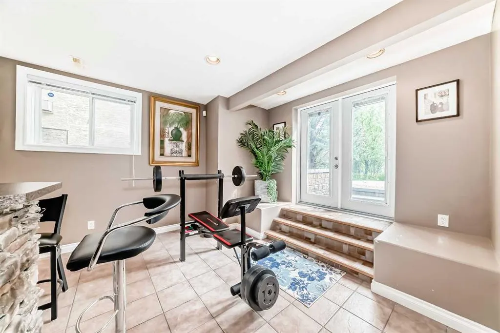 146 Scenic View Close NW