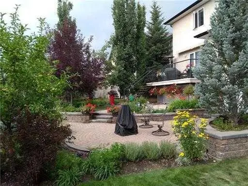 146 Scenic View Close NW