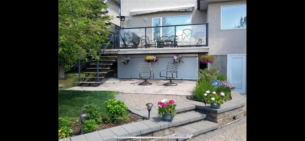 146 Scenic View Close NW