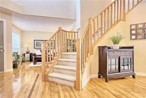 146 Scenic View Close NW