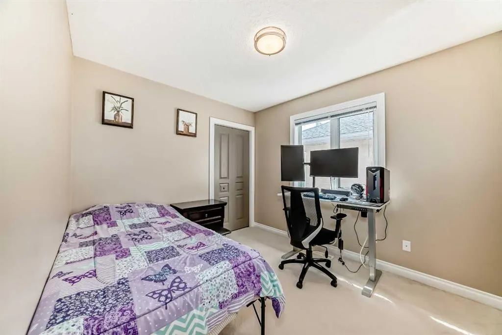 146 Scenic View Close NW
