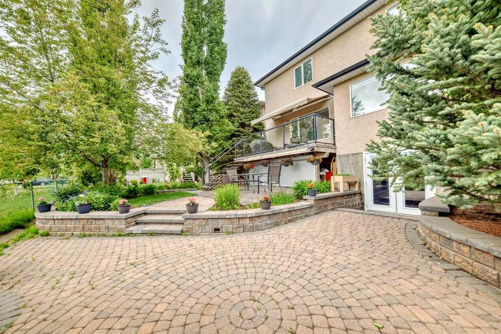146 Scenic View Close NW