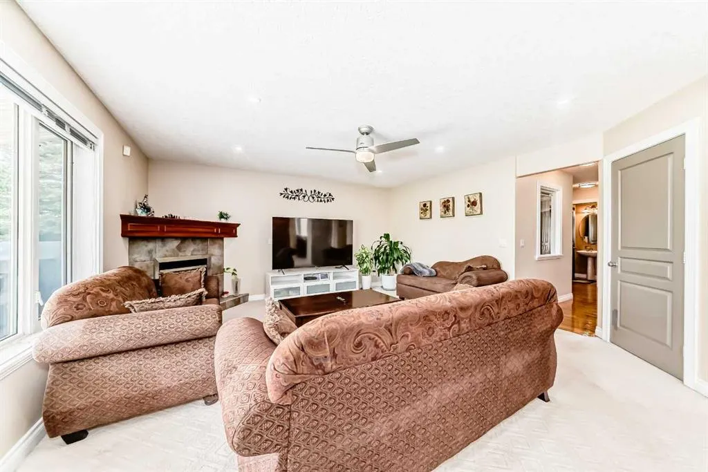 146 Scenic View Close NW