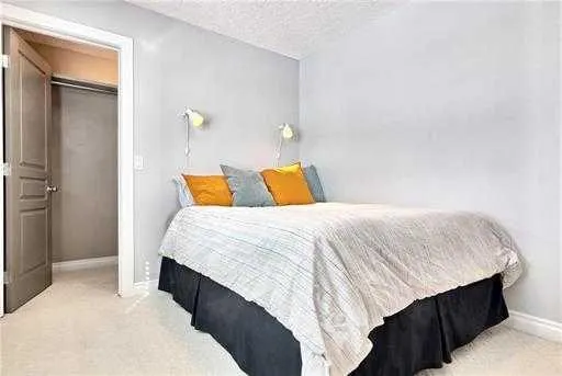 146 Scenic View Close NW